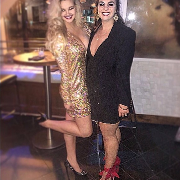 Misguided rose gold deep v sequin dress. - Picture 4 of 6